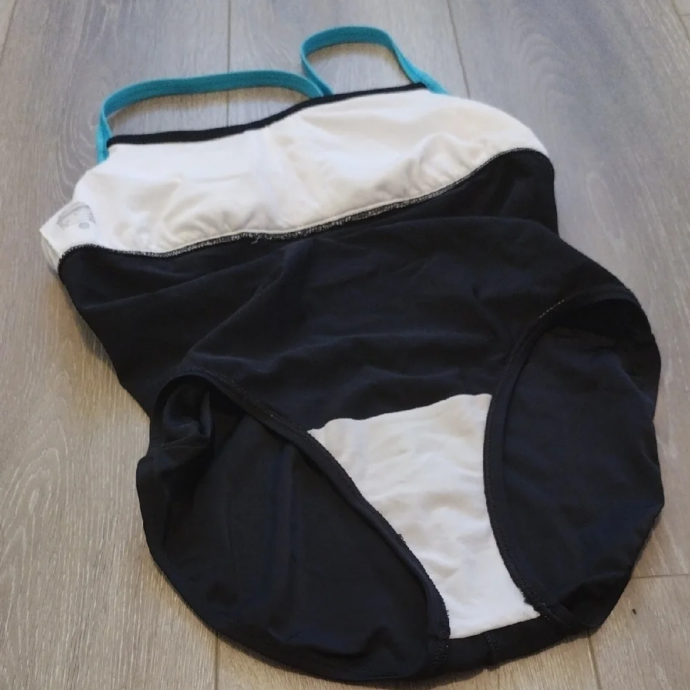 Nike Black and Teal Swimsuit - Picture 8 of 10